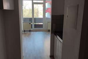 Saarbrücken-Eschberg, Einzimmerappartement mit Blick ins Grüne - direkt vom Vermieter – Pater-Delp-Straße 38, 66121 St. Johann, Saarbrücken – Vorschaubild 2