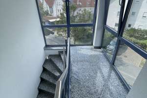 ❤️-lich Willkommen in Kirchheim zu dieser sanierten, hellen und teilmöblierten Maisonette-Wohnung – Die vollständige Adresse der Immobilie erhältst du vom Anbieter., 69124 Kirchheim, Heidelberg – Vorschaubild 2