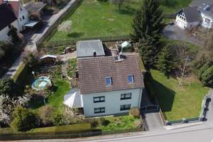 Tolles Wohnhaus mit Garten für die ganze Familie – Die vollständige Adresse der Immobilie erhältst du vom Anbieter., 9217 Burgstädt – Vorschaubild 2