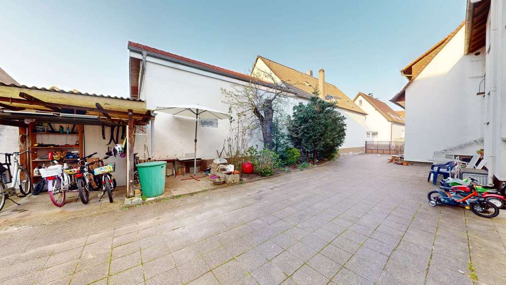 Immobilie in Stutensee - *Niedrige Provision* Historisches Ensemble mit Scheune, Bebauungspotenzial & großem Grundstück - Bild 4