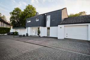 Wohnen am Grünzug – hochwertig modernisiertes Einfamilienhaus mit PV-Anlage, und traumhaftem Garten