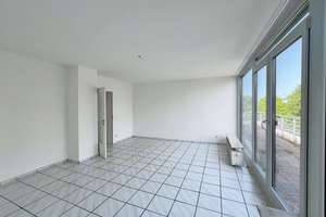 CHARMANTE 2-RAUM DACHGESCHOSSWOHNUNG IN KÖLN MÜNGERSDORF - DACHTERRASSE - AUFZUG - BLICK INS GRÜNE – Die vollständige Adresse der Immobilie erhältst du vom Anbieter., 50933 Müngersdorf, Köln – Vorschaubild 6