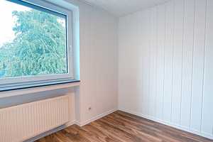 Platz für alle! Reihenmittelhaus mit Terrasse, Gartenhaus und Garage – Rütlistr. 57, 44143 Dortmund – Vorschaubild 9