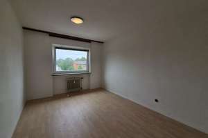 Gut geschnittene Dreizimmerwohnung mit Balkon, Keller- und Bodenraum. Fahrstuhl im Haus – Die vollständige Adresse der Immobilie erhältst du vom Anbieter., 23554 Sankt Lorenz Nord, Lübeck – Vorschaubild 6