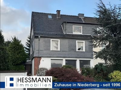 Großzügige Doppelhaushälfte mit 2 Wohnungen auf schönem Grundstück in ruhiger Wohnlage.