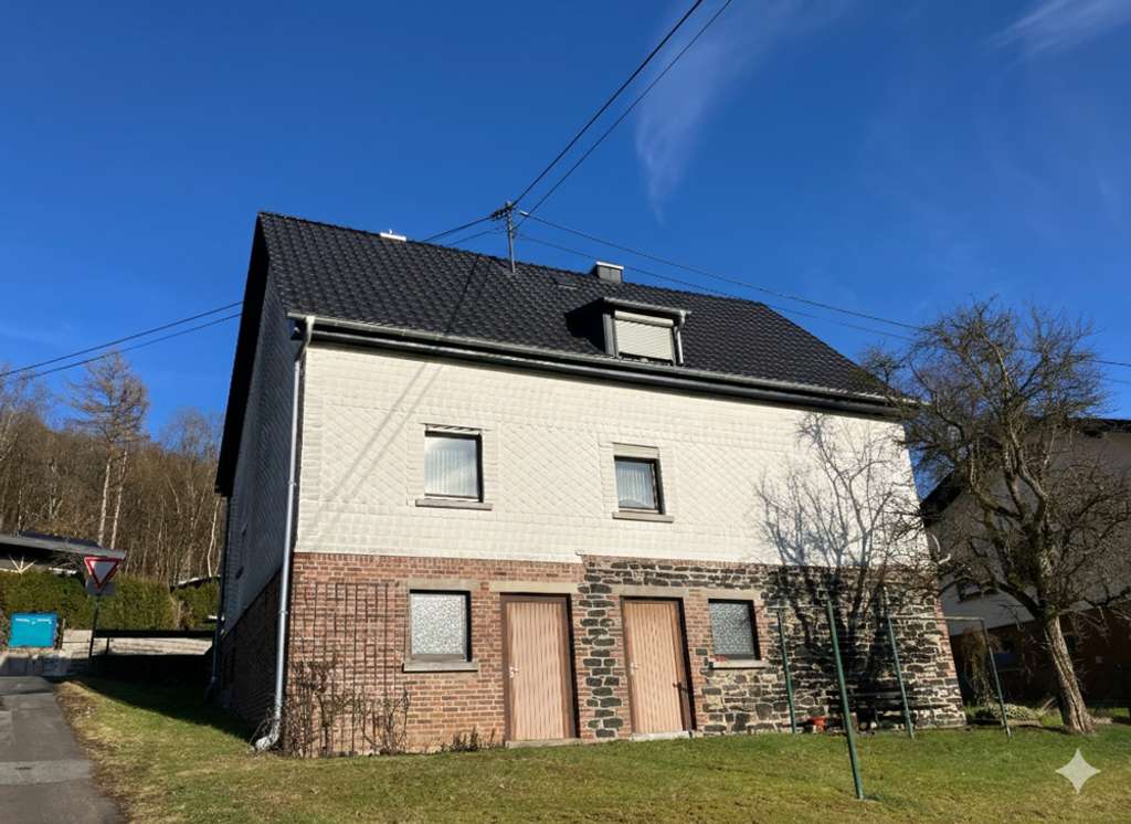 Immobilie in Unnau - Zwischen Hachenburg & Bad Marienberg: Solides Einfamilienhaus mit 136 m² WFL; Heizung + Dach neu! - Bild 2