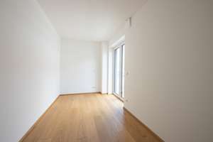 Hallo Sommer! Penthouse-Erstbezug, umlaufende Dachterrasse, bodentiefen Fenstern und Aufzug – Marbachstraße 12b, 81369 Mittersendling, München – Vorschaubild 8