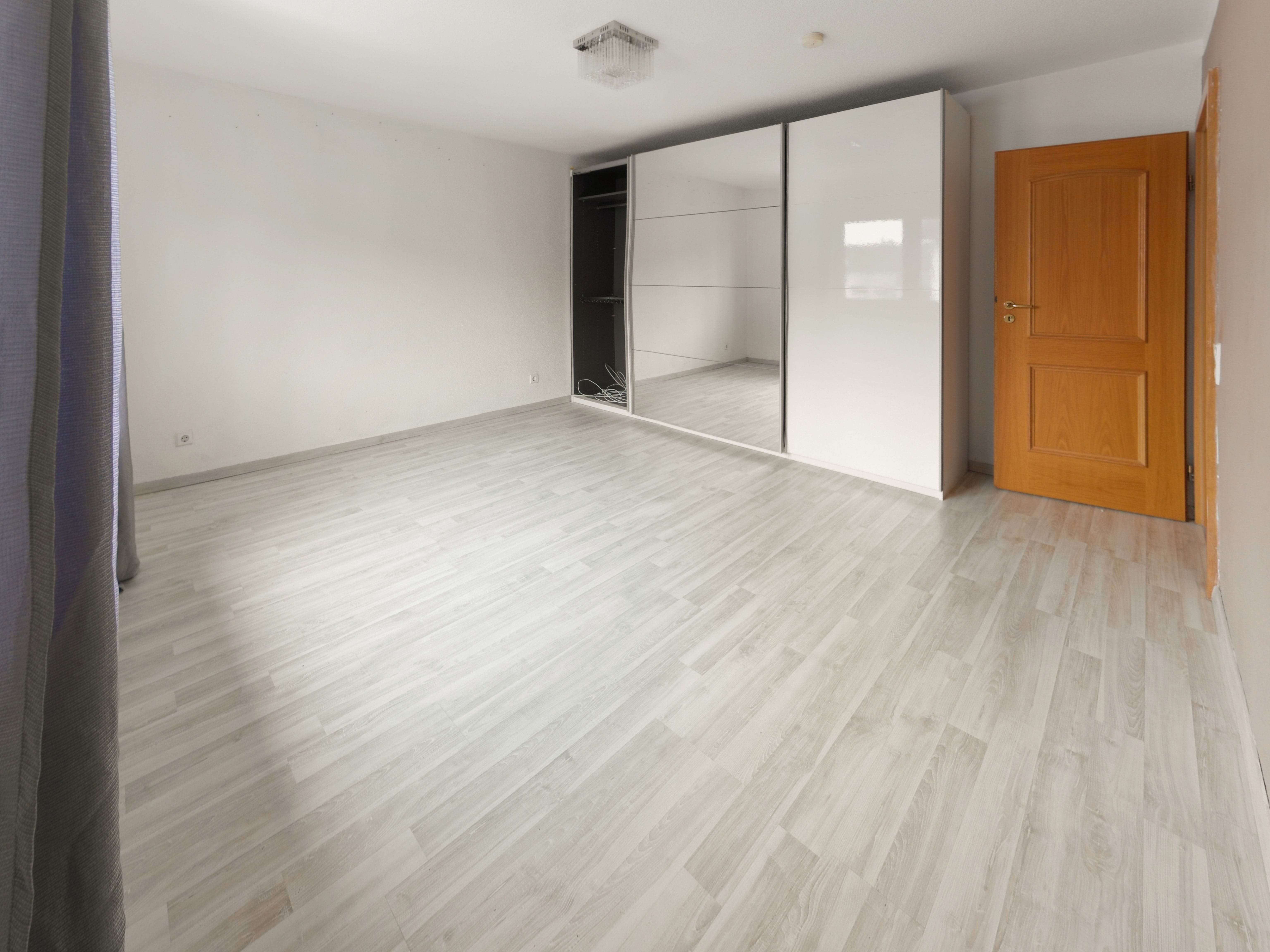 Immobilie in Forst - Große 4,5-Zimmer-Wohnung in Forst! - Bild 7