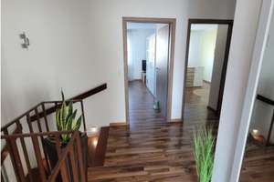 Mädels-WG-Zimmer in Reihenhaus mit Terrasse und schönem Garten zur Mitbenutzung – Heerstraße 63, 65205 Nordenstadt, Wiesbaden – Vorschaubild 9