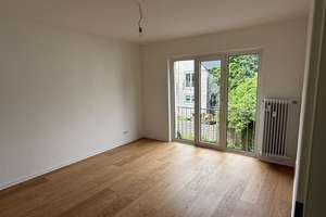 Erstbezug nach Sanierung: 3,5-Zimmer-Wohnung + Sackgassenendlage + große Fensterfronten + Balkon