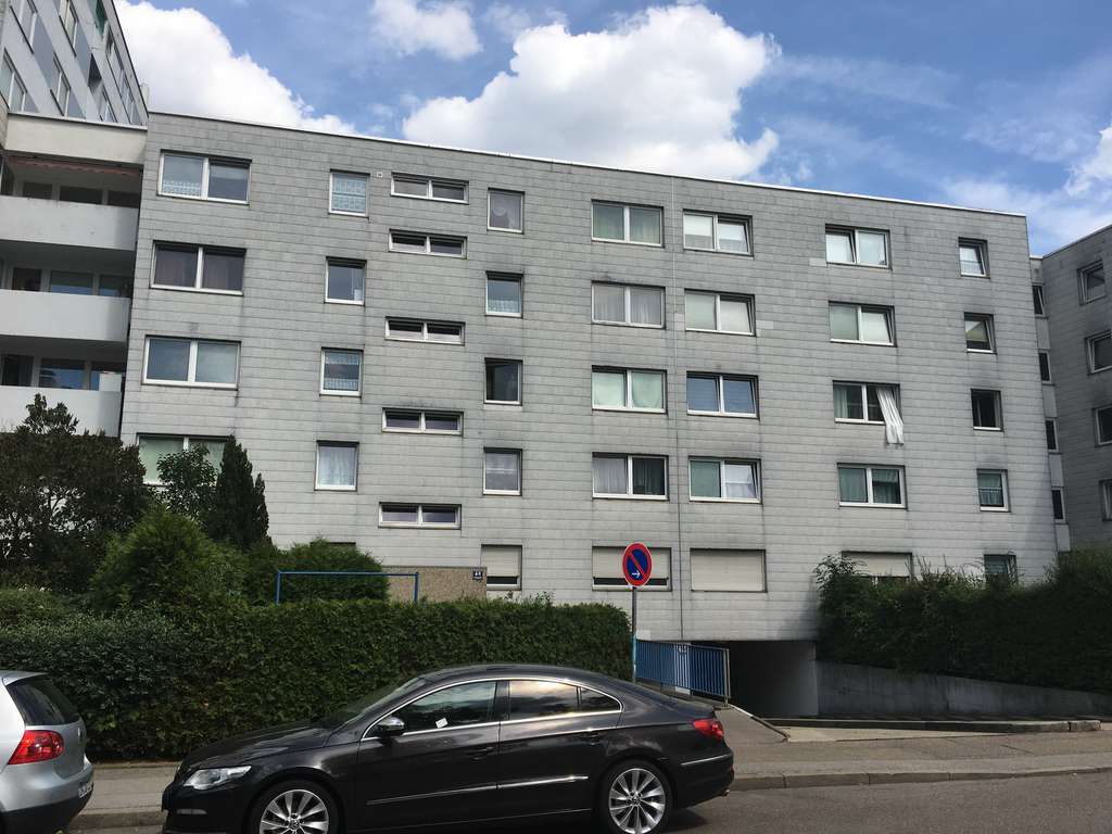 Komplett saniertes Apartment in zentraler Lage mit Blick ins Grüne