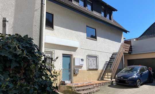 NEU* Kostengünstige 3 ZKB-Wohnung / Büro (EG) mit Stellplatz in zentraler Lage von Malsch!