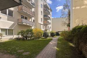 Bezugsfrei in Friedrichshain: ruhige 3-Zimmer-Wohnung mit Balkon und Aufzug nahe Volkspark – Straßmannstraße 6, 10249 Friedrichshain, Berlin – Vorschaubild 12
