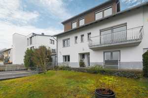 *Reserviert* - Gepflegtes Zweifamilienhaus mit tollem Ausblick, Doppelgarage und Garten! – Enzkreis – Vorschaubild 2