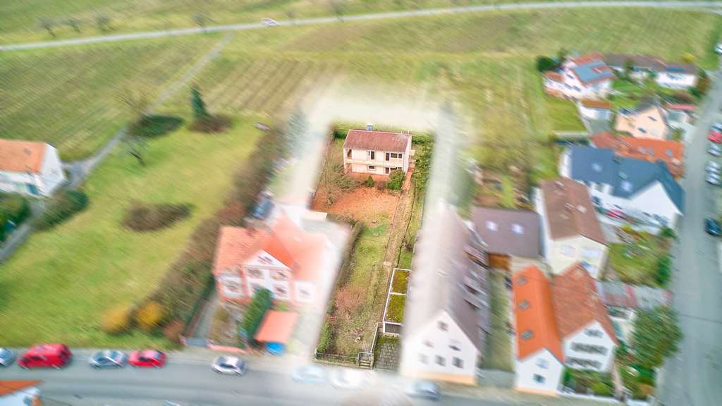Charmantes Einfamilienhaus mit großzügigem Garten mit viel Entwicklungspotenzial