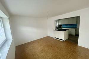 Vollständig renovierte 8-Zimmer-Wohnung (ca. 190 m²) in Zweifamilienhaus in Westhausen – Industriestraße 23, 73463 Westhausen – Vorschaubild 3
