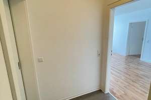 2 - Zimmer-Wohnung mit Balkon im Stadtzentrum – Saarstraße 39, 38440 Hohenstein, Wolfsburg – Vorschaubild 2
