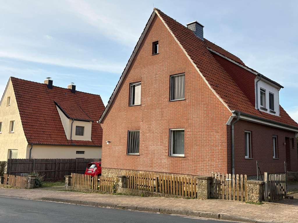 Immobilie in Obernkirchen - Familienfreundliches Einfamilienhaus mit Garten - Bild 1