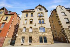 Renovierungsbedürftige 3 Zimmer + ausbaubares Dachgeschoss in Stuttgart-Bad Cannstatt