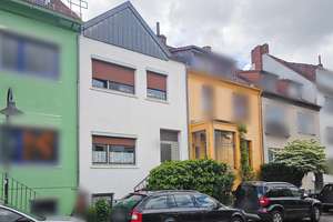 Reihenmittelhaus mit 2 Wohneinheiten zu verkaufen!