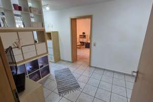 Einfamilienhaus mit Einliegerwohnung, neuem Bad und PV-Anlage in Top-Zustand – Die vollständige Adresse der Immobilie erhältst du vom Anbieter., 97724 Burglauer – Vorschaubild 16