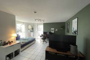 Helle Apartment Wohnung mit EBK, Balkon & Stellplatz