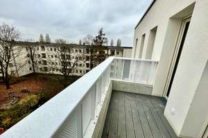 Helle 3-Zimmer zum Innenhof mit Balkon, Abstellkammer sowie Waschmaschinenanschluss! – Otto-Franke-Straße 45, 12489 Adlershof, Berlin – Vorschaubild 5
