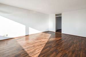 AIGNER - Bezugsfreie 1-Zimmer-Wohnung mit uneinsehbaren Westbalkon – Die vollständige Adresse der Immobilie erhältst du vom Anbieter., 81477 Solln, München – Vorschaubild 3