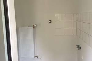 Zentral gelegen: renovierte 2 Zimmer, mit Balkon – Friedrich-Karl-Str. 4, 46045 Altstadt-Mitte, Oberhausen – Vorschaubild 2