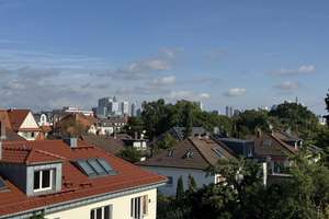 Wohnen über den Dächern - Teilmöblierte Maisonettewohnung mit Skyline-Blick