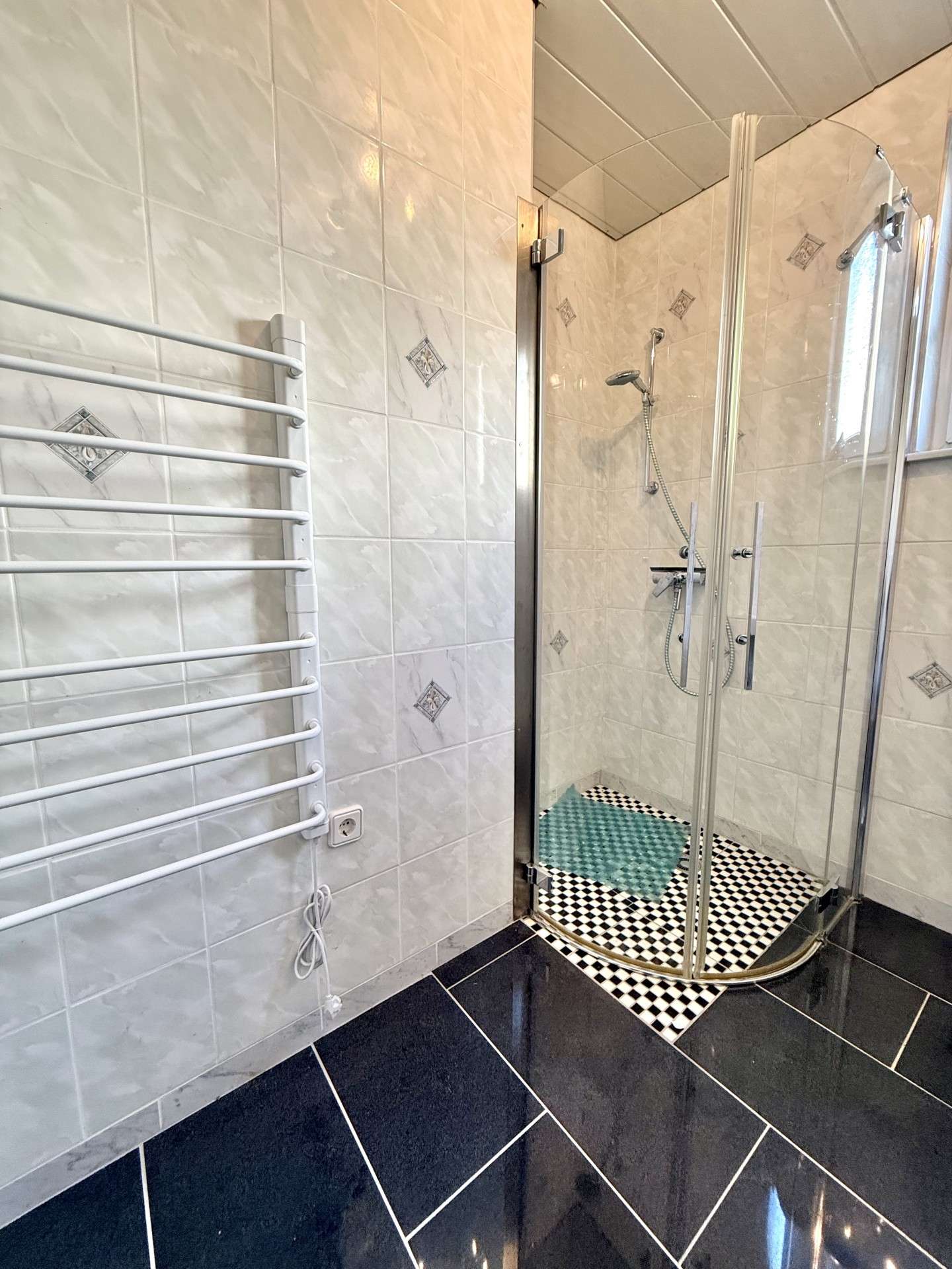 Immobilie in Pfedelbach - TOP-ANGEBOT! 3-Familien-Wohnhaus (DHH) in guter Lage - Bild 7