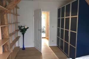 Sehr schöne möblierte 2-Raum Dachgeschosswohnung mit Eckwanne, Einbauküche und Pkw-Stellplatz...!!! – August-Bebel-Str. 0, 18055 Stadtmitte, Rostock – Vorschaubild 6