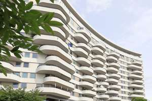 JETZT ZUGREIFEN: Moderne 2-Zimmer-Wohnung mit Balkon & Tiefgarage im Kölner Süden – 50968 Bayenthal, Köln – Vorschaubild 2