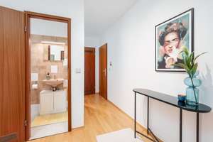 Lichtdurchflutete 2-Zimmer-Wohnung mit Südbalkon, traumhaftem Blick ins Grüne, Aufzug und Tiefgarage – Stiftsbogen 81 a, 81375 Neuhadern, München – Vorschaubild 13