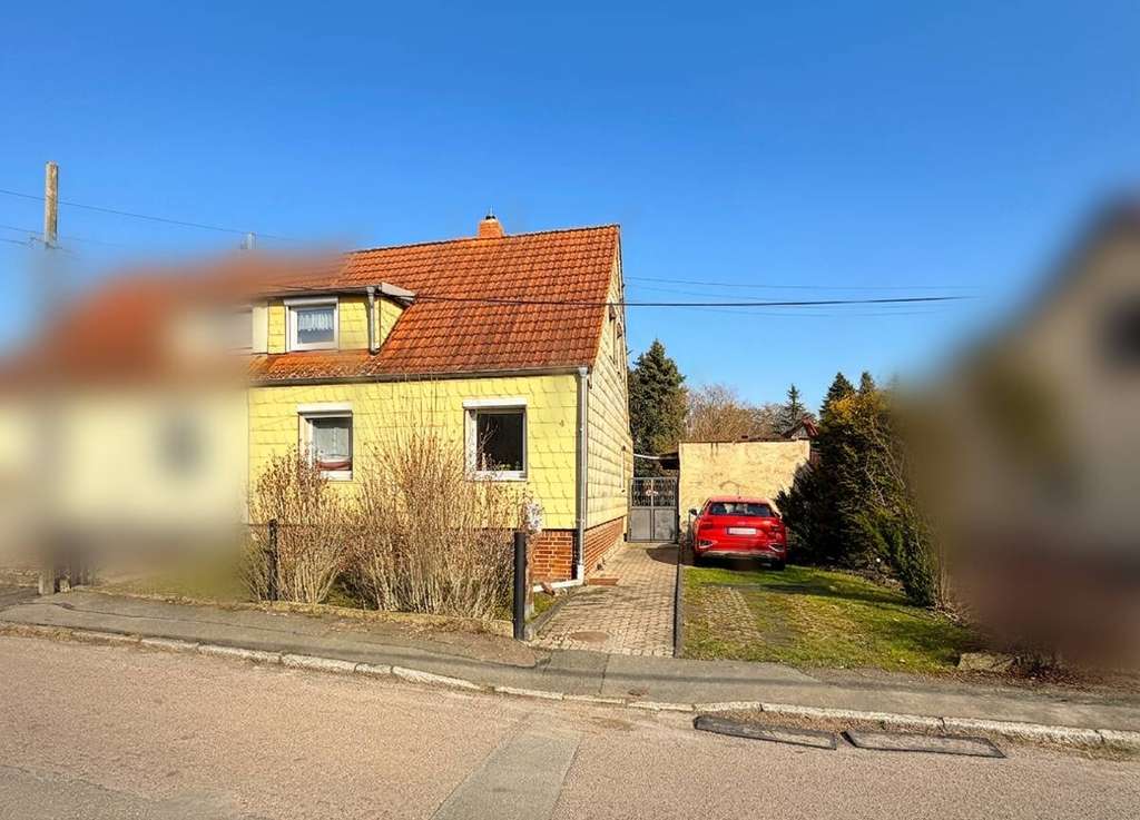 Immobilie in Sandersdorf-Brehna - Zscherndorf – familienfreundliches Zuhause mit großem Garten inkl. Pool, Heizung 2017 & Einbauküche! - Bild 0