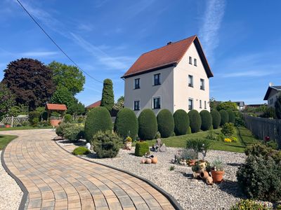 Exklusives Einfamilienhaus mit Wellnessbereich, Wintergarten und unverbaubarem Fernblick