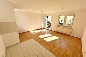 Singles aufgepasst - herrliche Terrassenwohnung mit viel Sonne & Stellplatz ab sofort frei