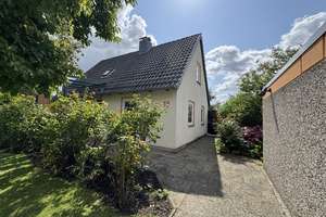 Ilsede - Bülten / Charmantes und sehr gepflegtes Einfamilienhaus mit Doppelgarage und großem G – Die vollständige Adresse der Immobilie erhältst du vom Anbieter., 31421 Ilsede – Vorschaubild 2