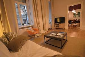 Schöne 4-Zimmer Altbauwohnung mit kleinem Garten und Terrasse. – 60316 Nordend-West, Frankfurt am Main – Vorschaubild 3