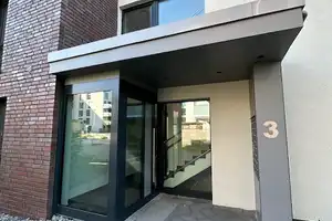 Wünderschön und neuwertig! 3 Zimmer Wohnung inkl. EBK, großem Balkon und 2 TG-Stellplätze – Kamillenweg 3, 38446 Wolfsburg – Vorschaubild 3