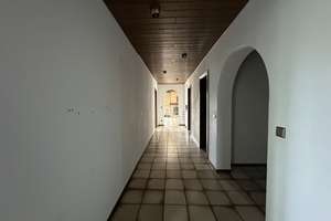LEERSTEHENDES MEHRFAMILIENHAUS IN RUHIGER LAGE – Die vollständige Adresse der Immobilie erhältst du vom Anbieter., 74078 Biberach, Heilbronn – Vorschaubild 5