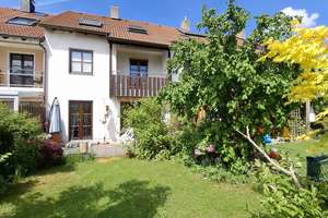 GERÄUMIGES REIHENMITTELHAUS MIT VIEL PLATZ FÜR DIE FAMILIE