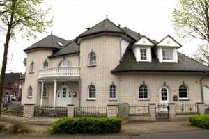 Exklusive Villa mit Schwimmbad, Sauna, 2 Garagen, Wintergarten – Heinsberg (Kreis) – Vorschaubild 1
