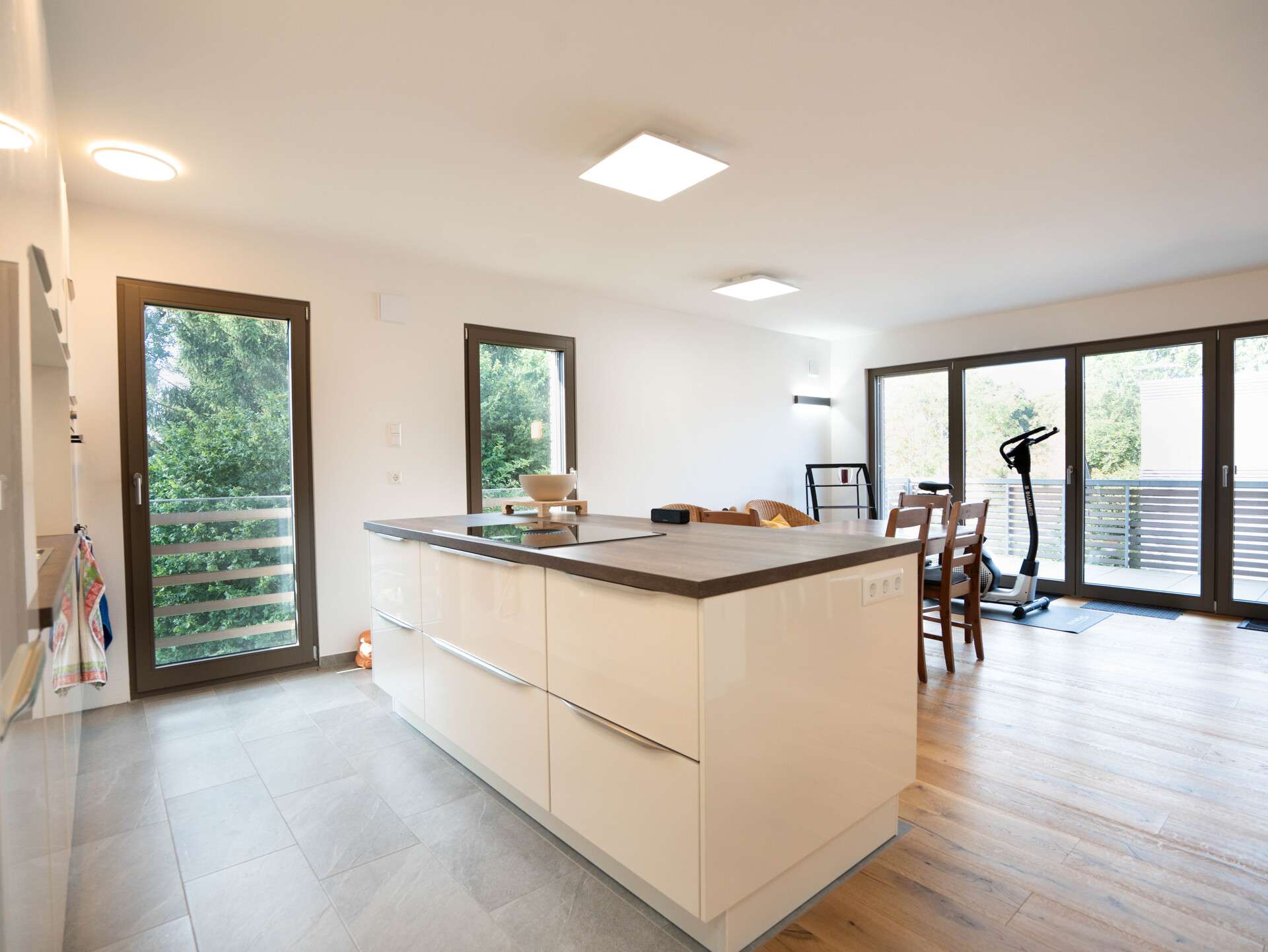 Immobilie in Wolfegg - Penthousewohnung mit Dachterrasse und Blick ins Grüne + TG-Platz und Außenstellplatz - Bild 14