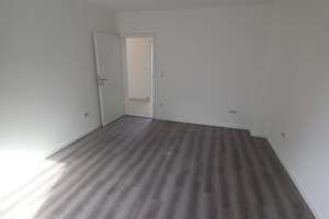 Stilvolle Dachgeschosswohnung (52 m²) – frisch saniert, ab sofort verfügbar – Schonnebecker Straße 44, 45884 Rotthausen, Gelsenkirchen – Vorschaubild 2