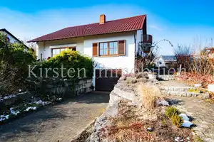 Einfamilienhaus in Top-Lage mit Garage & großem Garten, Perfekt für Familien, mit Blick auf die Burg – Zollernalbkreis – Vorschaubild 3