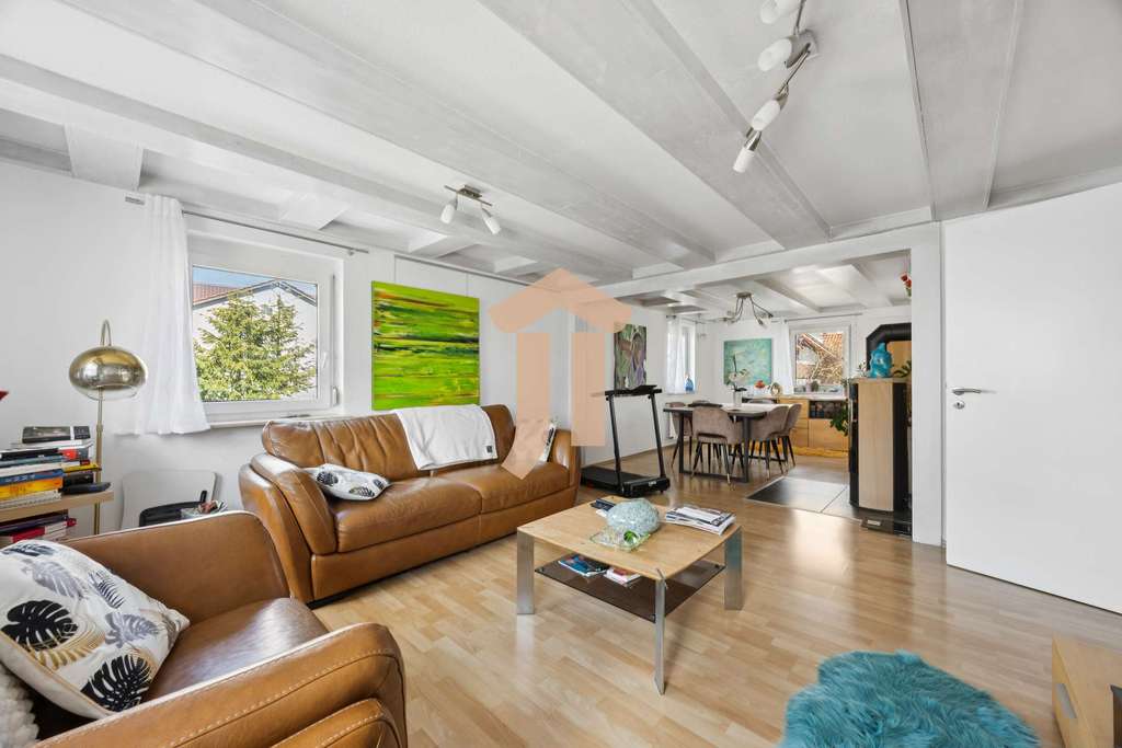 Immobilie in Ellhofen - 3 Mehrfamilienhaus mit Potential in Ellhofen sucht neuen Eigentümer - Bild 0