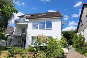 Zweifamilienhaus mit ca. 310m² Wohn- / Nutzfläche * 607m² Grundstück in Hanglage – Stormarn (Kreis) – Vorschaubild 2