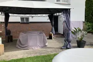 Attraktives sehr gepflegtes Zweifamilienhaus mit Garage, Sauna und Einbauküche in guter Wohnlage – Kassel (Kreis) – Vorschaubild 17