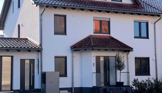 Bild von Exklusiver Neubau im Erstbezug: Stilvolles Einfamilienhaus mit separater Einliegerwohnung